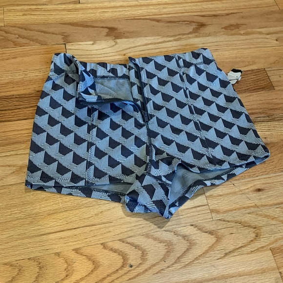 NWT Free People Movement Shorts Women’s size SP Gray Casual Vacation Beach - Picture 4 of 7